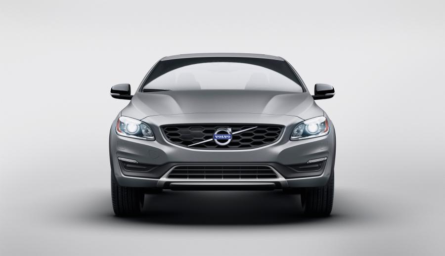  Volvo S60 Cross Country Concept 2015 года  (фото 3 из 8)